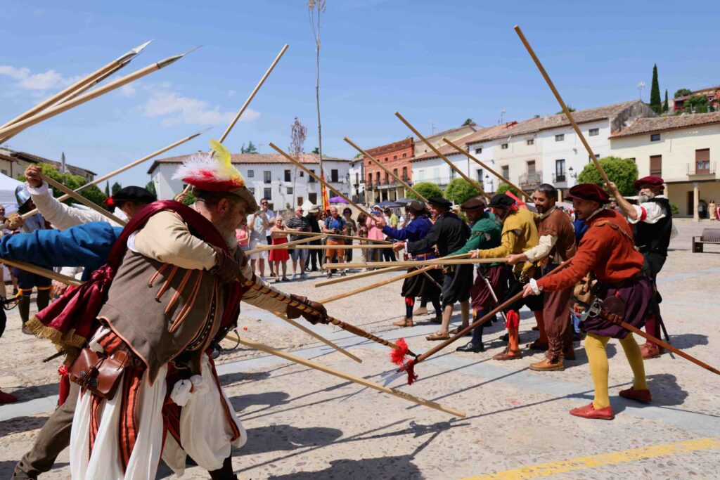 Cogolludo revive el Renacimiento entre historia, música y recreación en una multitudinaria VI Jornada Renacentista 12 cogolludo revive renacimiento 16