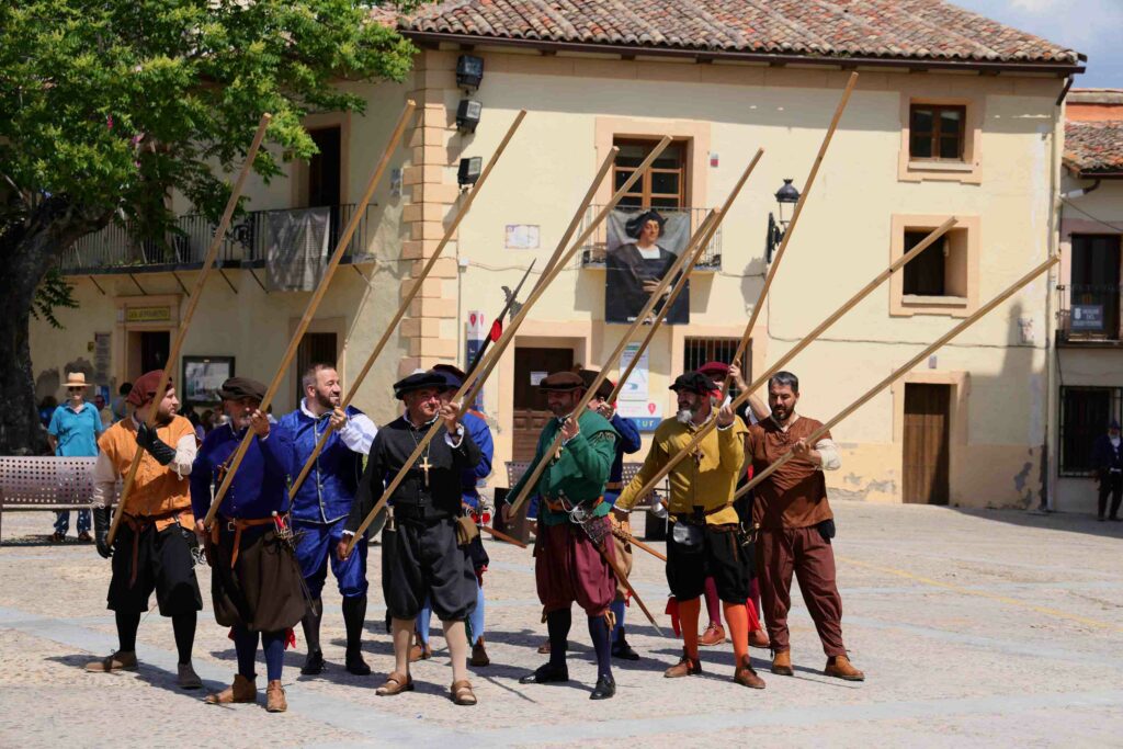 Cogolludo revive el Renacimiento entre historia, música y recreación en una multitudinaria VI Jornada Renacentista 10 cogolludo revive renacimiento 18