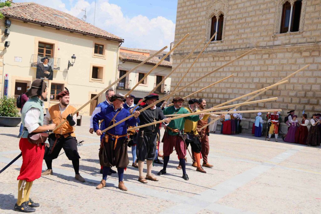 Cogolludo revive el Renacimiento entre historia, música y recreación en una multitudinaria VI Jornada Renacentista 9 cogolludo revive renacimiento 19