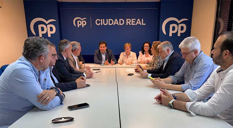 Valverde denuncia la “asfixiante” presión fiscal de Page y exige medidas urgentes contra la pobreza y la inflación en Castilla-La Mancha