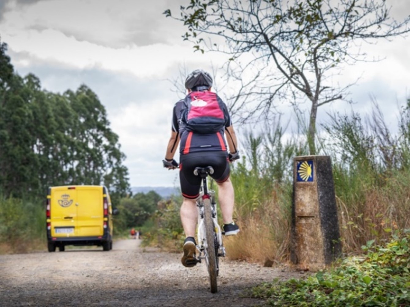 Los peregrinos castellanomanchegos ya pueden contratar online con Correos el envío de sus bicicletas al finalizar el Camino de Santiago