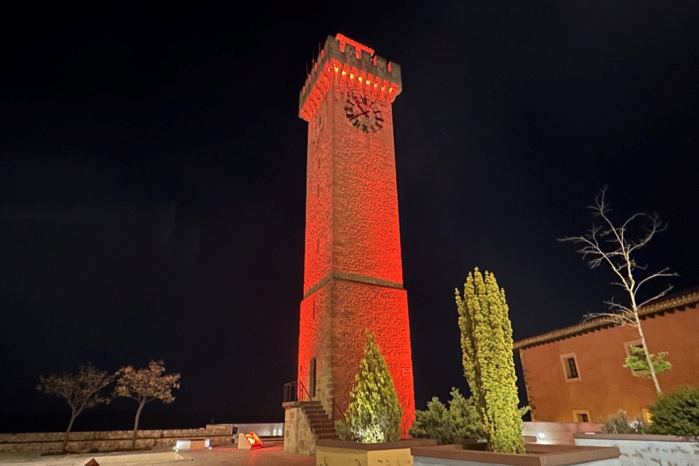 Cuenca se vuelve a iluminar de rojo por el Día Mundial de Cruz Roja