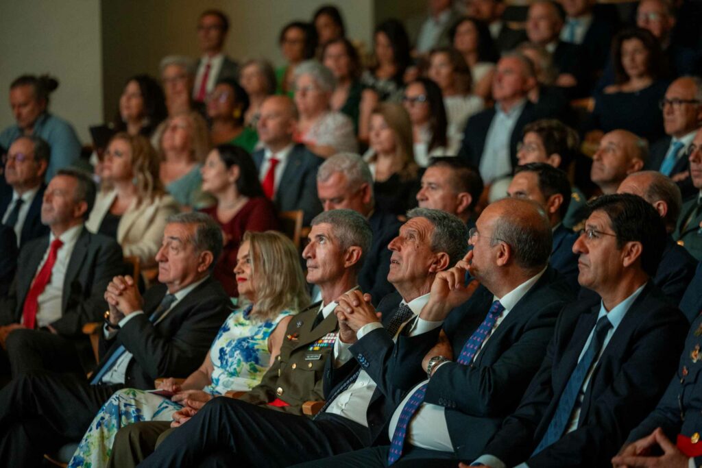 Emiliano García-Page reivindica el papel que las instituciones nacidas del consenso de la Transición tienen en nuestra democracia 101 dia de clm 31 05 2026 041