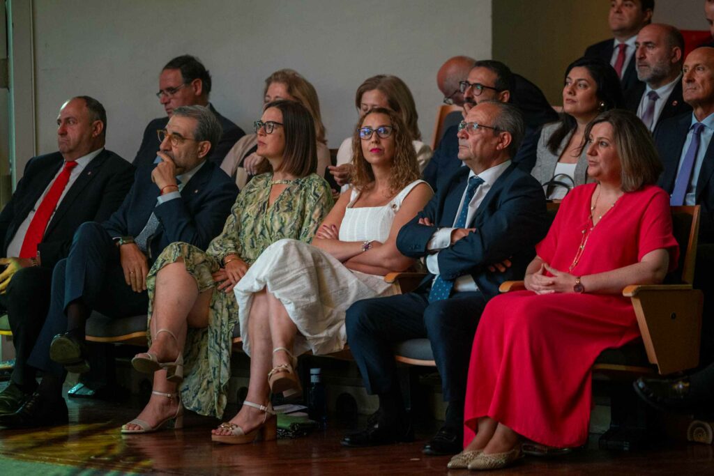 Emiliano García-Page reivindica el papel que las instituciones nacidas del consenso de la Transición tienen en nuestra democracia 51 dia de clm 31 05 2026 091