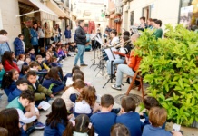 El Conservatorio “Luis Osuna Migallón” sale a la calle para compartir su actividad con escolares El Conservatorio “Luis Osuna Migallón” sale a la calle para compartir su actividad con escolares