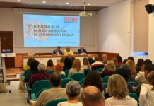 El Gobierno regional defiende que el futuro de los cuidados pasa por más financiación y más profesionales para dignificar el sector El Gobierno regional defiende que el futuro de los cuidados pasa por más financiación y más profesionales para dignificar el sector