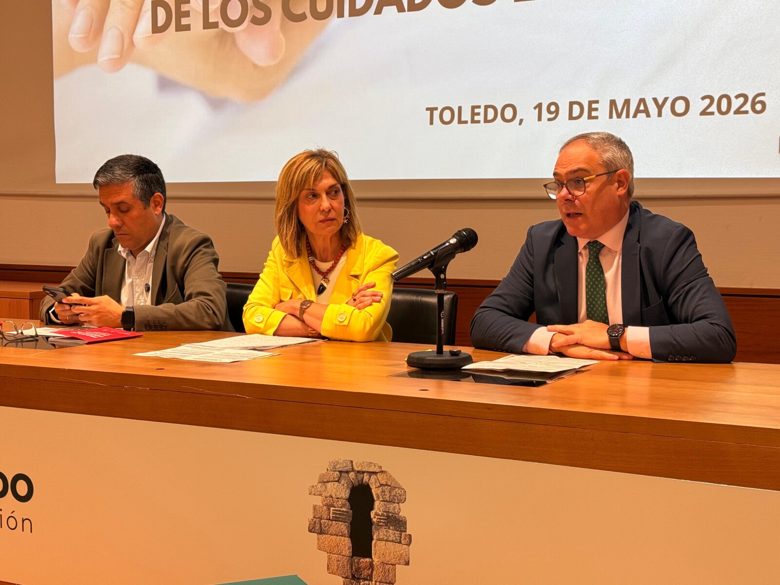 El Gobierno regional defiende que el futuro de los cuidados pasa por más financiación y más profesionales para dignificar el sector 1 El Gobierno regional defiende que el futuro de los cuidados pasa por más financiación y más profesionales para dignificar el sector