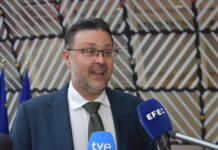 La Junta plantea ante la UE la optimización del plan de acción de Educación Digital de la Comisión Europea El Gobierno regional plantea ante la UE la optimización del plan de acción de Educación Digital de la Comisión Europea