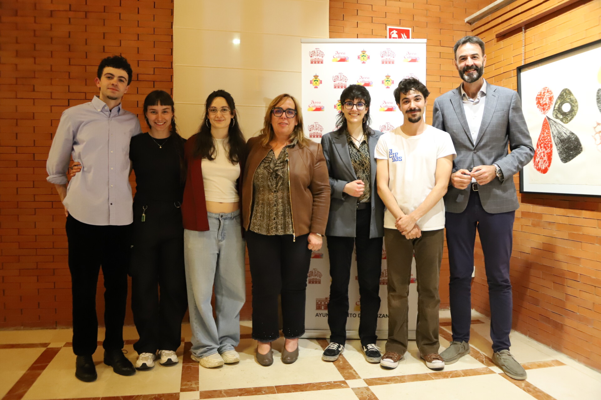 El Gobierno regional señala que la obra ‘Bajo la tierra que pisamos’ es “necesaria, comprometida y profundamente contemporánea”