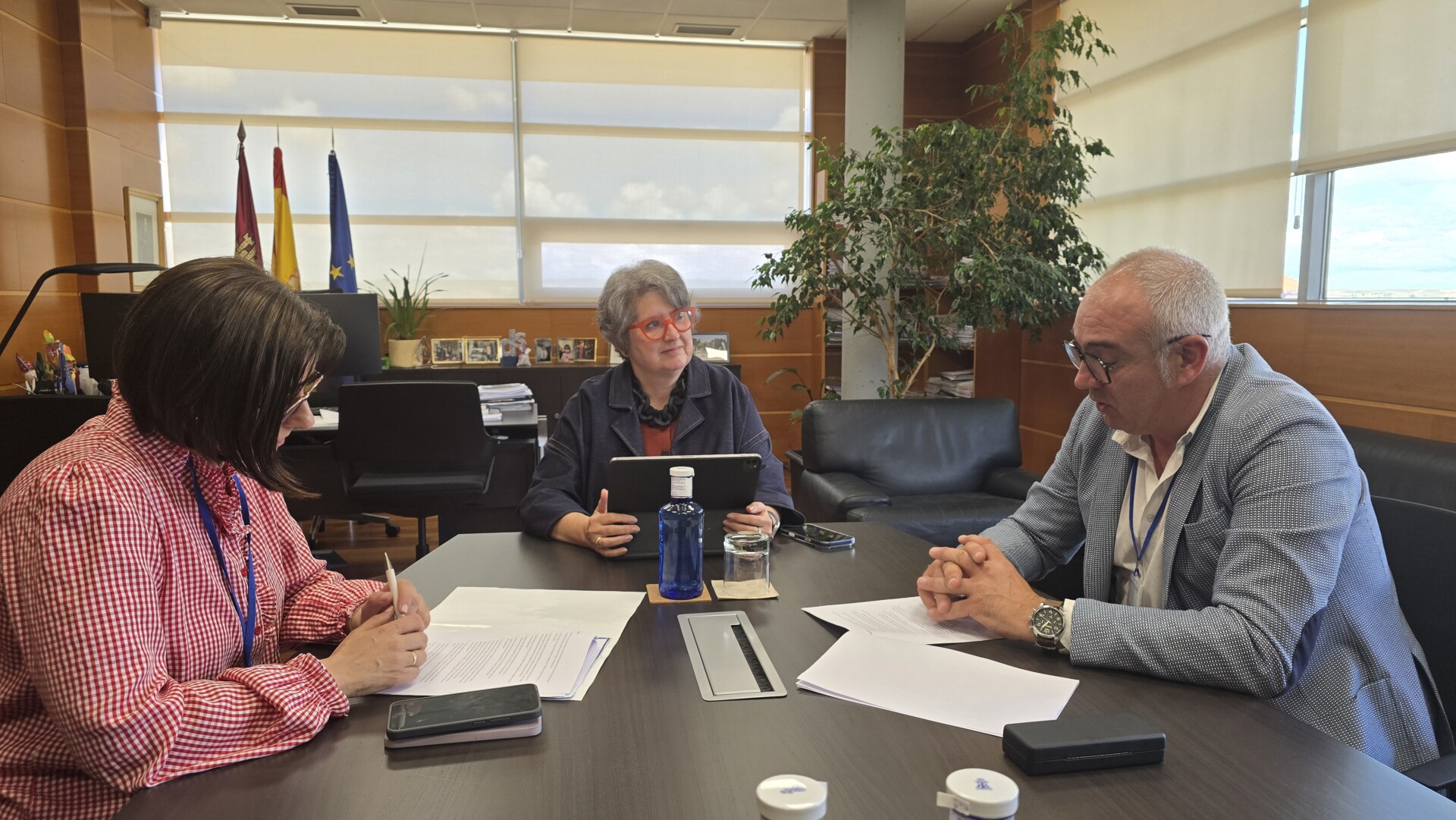 El Gobierno regional traslada a Asaja Ciudad Real las medidas y actuaciones que está llevando a cabo en materia hídrica y frente a la sobrepoblación de conejos