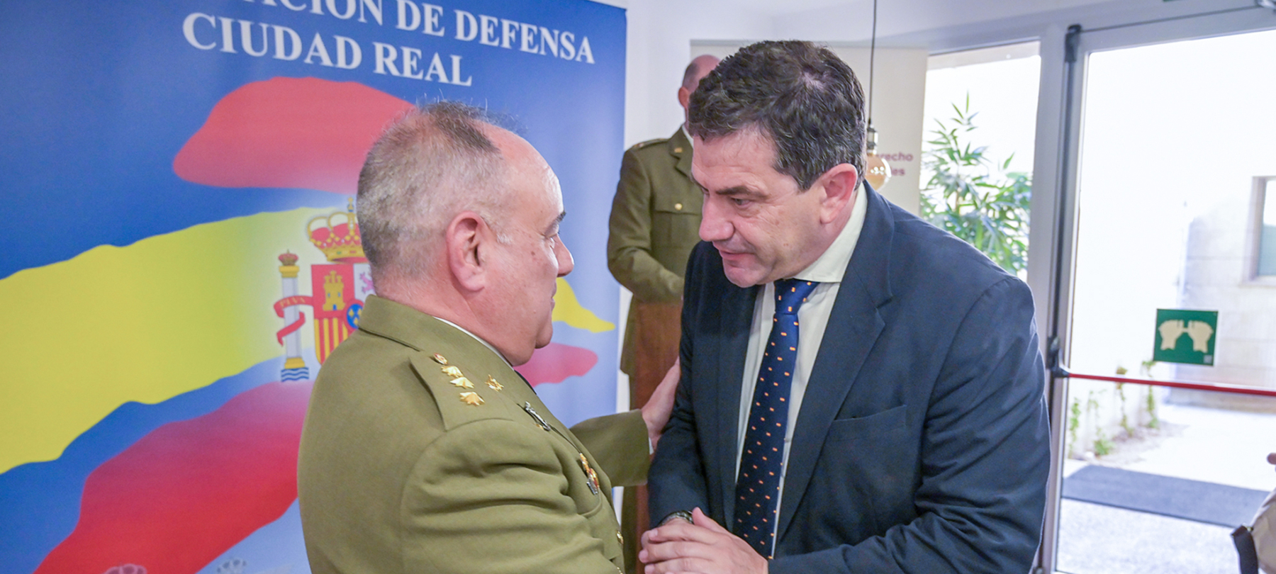 El presidente de la Diputación ensalza la labor de las Fuerzas Armadas en “la defensa de la seguridad y la libertad a través de la paz” en el acto institucional del Día de la Subdelegación de Defensa de Ciudad Real