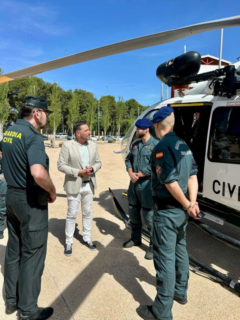 La Guardia Civil acerca sus medios y especialidades a cerca de 2.000 escolares en Alcázar de San Juan 4 exhibicionmedioagcivilalcazar 5