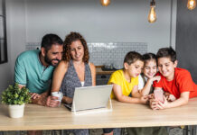 Familias conectadas, hijos protegidos: el IES Eladio Cabañero impulsa la educación digital en casa Familias conectadas, hijos protegidos: el IES Eladio Cabañero impulsa la educación digital en casa