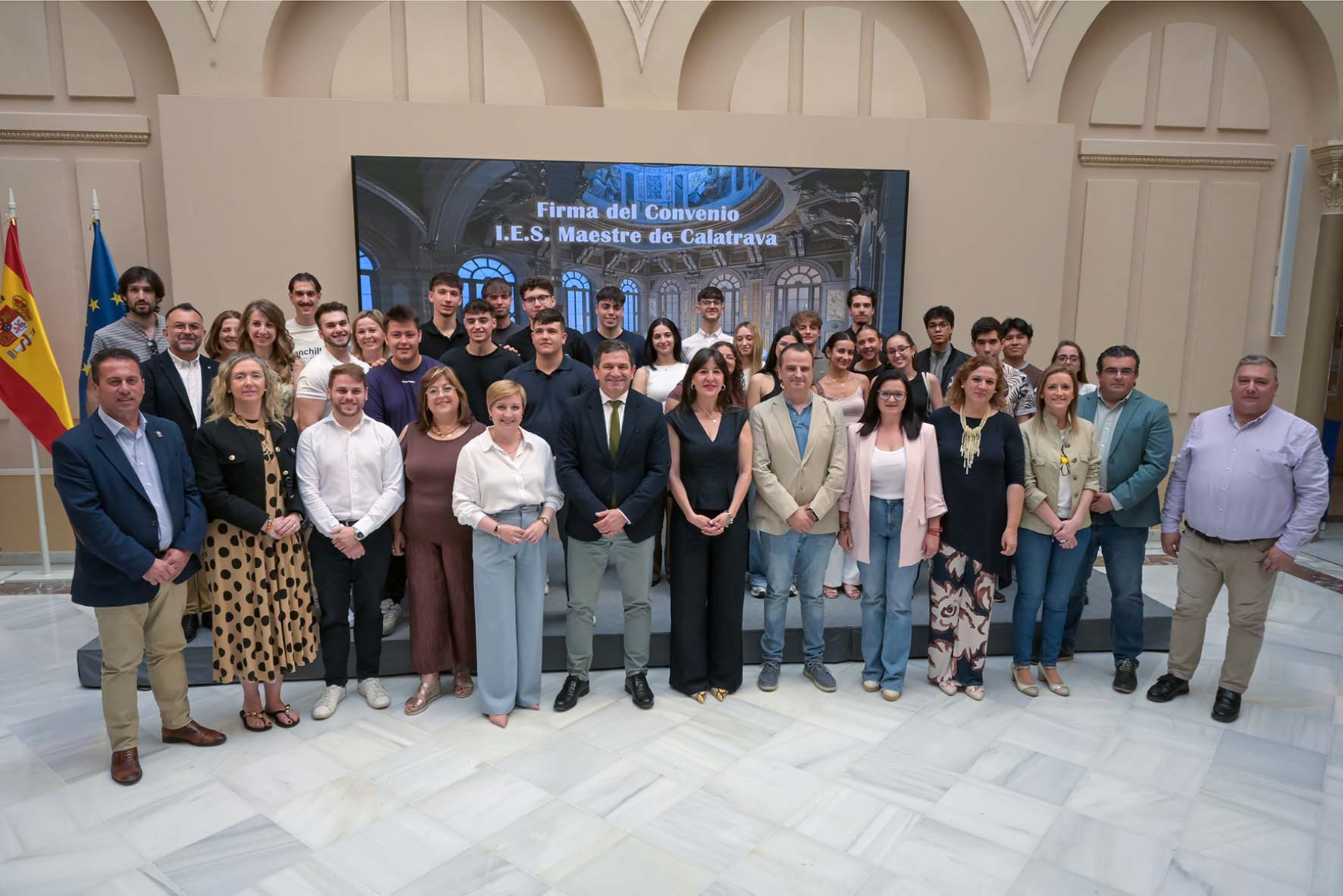 FENAVIN se estudiará en el ciclo de Comercio Internacional que se imparte en el IES Maestre de Calatrava de Ciudad Real 1 FENAVIN se estudiará en el ciclo de Comercio Internacional que se imparte en el IES Maestre de Calatrava de Ciudad Real