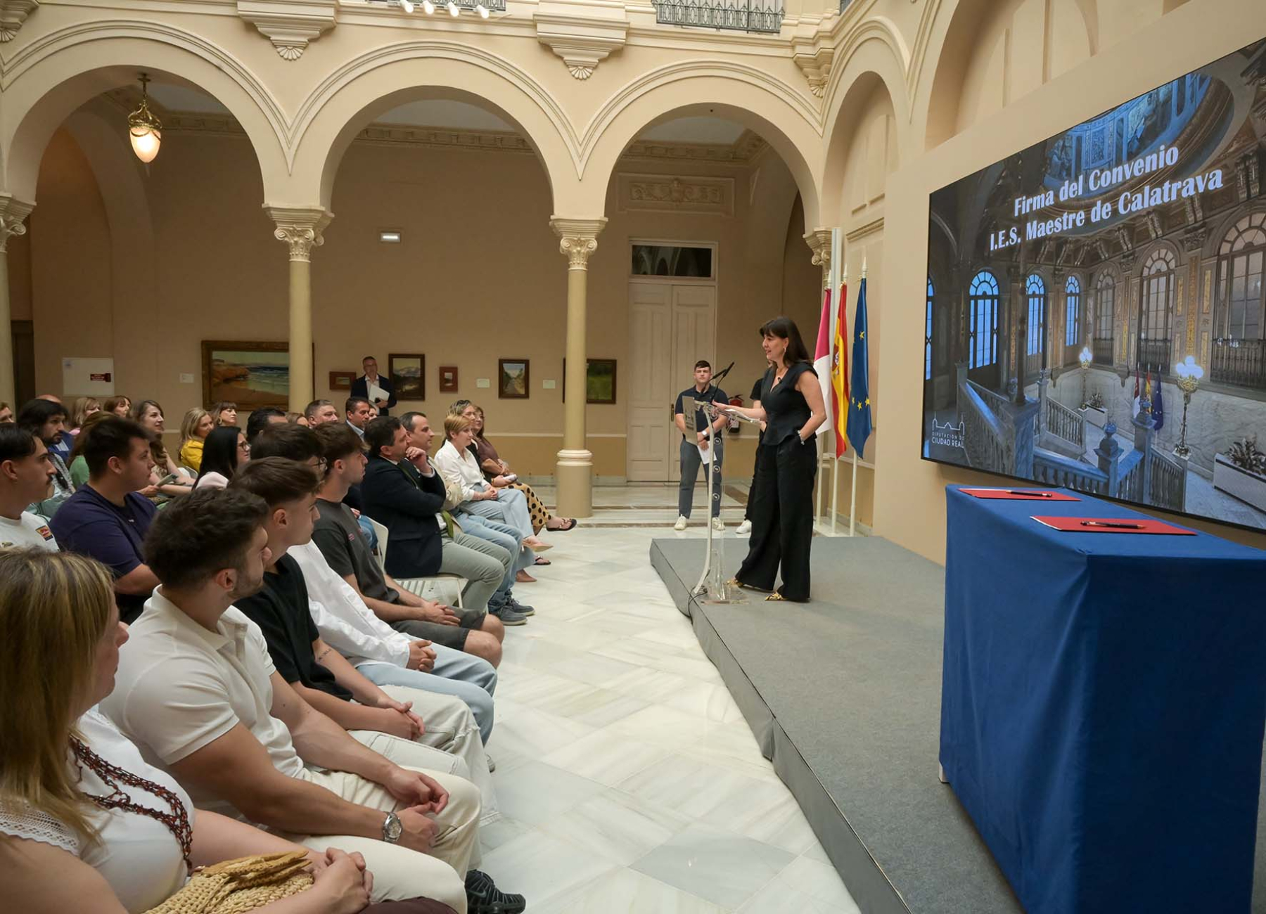 FENAVIN se estudiará en el ciclo de Comercio Internacional que se imparte en el IES Maestre de Calatrava de Ciudad Real 9 FENAVIN se estudiará en el ciclo de Comercio Internacional que se imparte en el IES Maestre de Calatrava de Ciudad Real