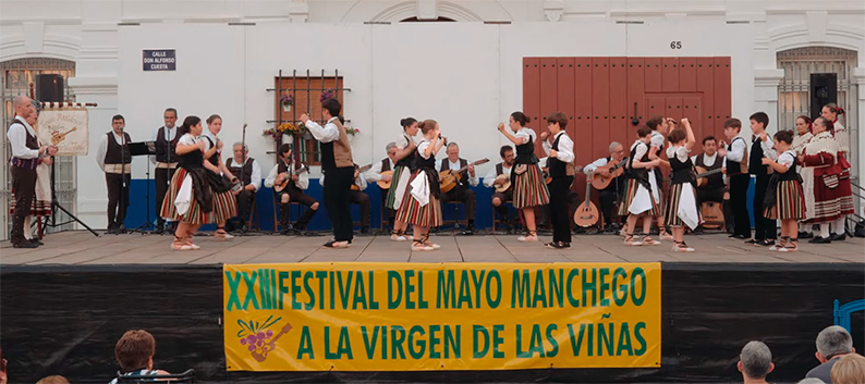 Tomelloso reivindica el valor de las costumbres populares con el XXIII Festival Folklórico del Mayo Manchego en honor a la Virgen de las Viñas 10 festival folklorico tomelloso 2