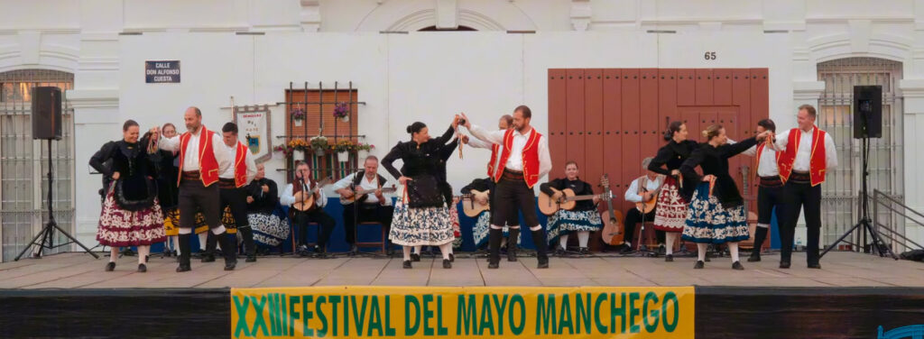 Tomelloso reivindica el valor de las costumbres populares con el XXIII Festival Folklórico del Mayo Manchego en honor a la Virgen de las Viñas 9 festival folklorico tomelloso 3
