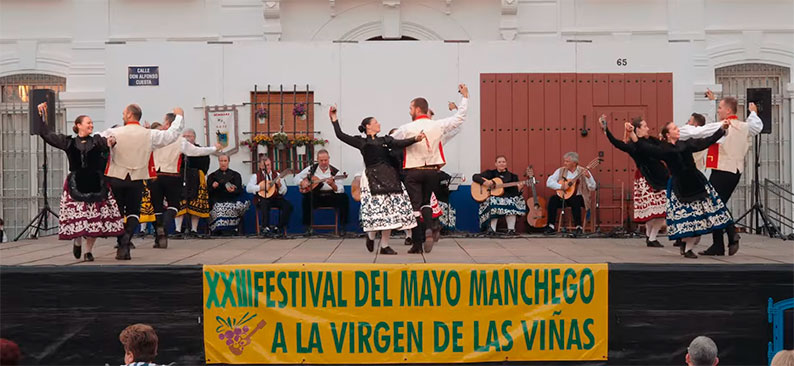 Tomelloso reivindica el valor de las costumbres populares con el XXIII Festival Folklórico del Mayo Manchego en honor a la Virgen de las Viñas 8 festival folklorico tomelloso 4