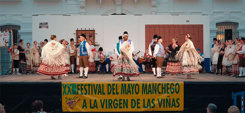 Tomelloso reivindica el valor de las costumbres populares con el XXIII Festival Folklórico del Mayo Manchego en honor a la Virgen de las Viñas 7 festival folklorico tomelloso 5