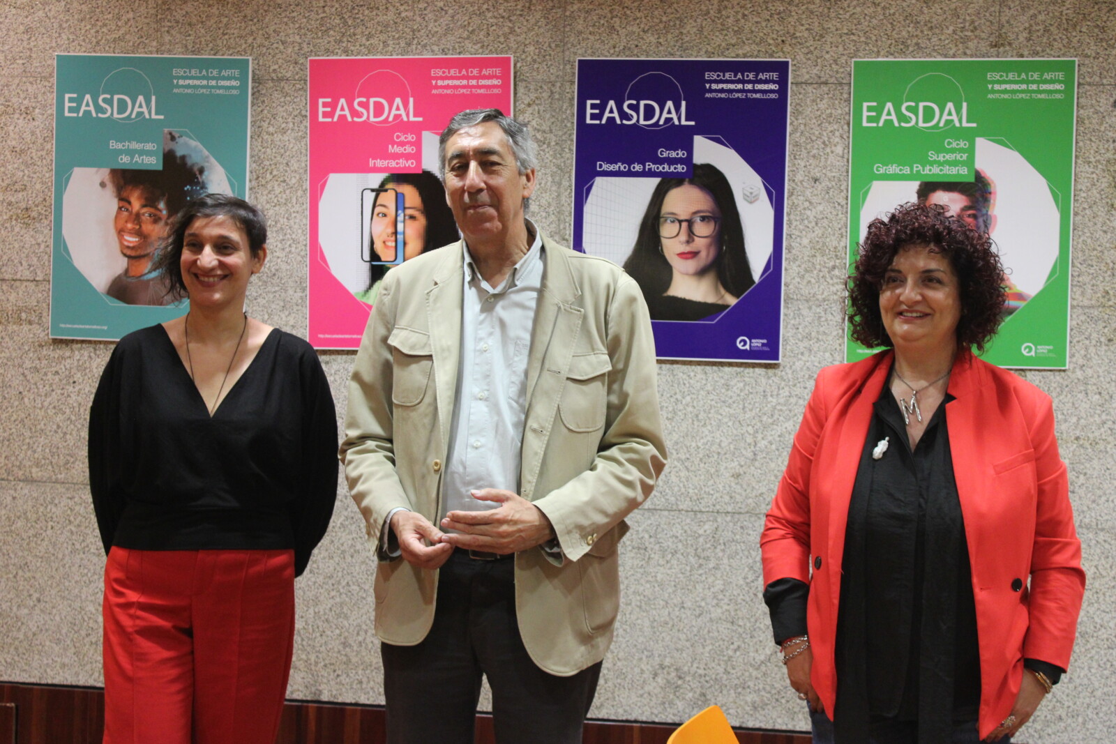 Inaugura la exposici&oacute;n &lsquo;Literatura dibujada&rsquo; que re&uacute;ne trabajos del alumnado de la Escuela de Arte y Superior de Dise&ntilde;o Antonio L&oacute;pez de Tomelloso