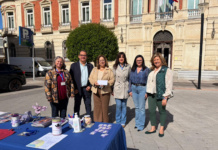 La Diputación de Ciudad Real muestra su compromiso con los pacientes y familiares afectados por fibromialgia y fatiga crónica La Diputación de Ciudad Real muestra su compromiso con los pacientes y familiares afectados por fibromialgia y fatiga crónica
