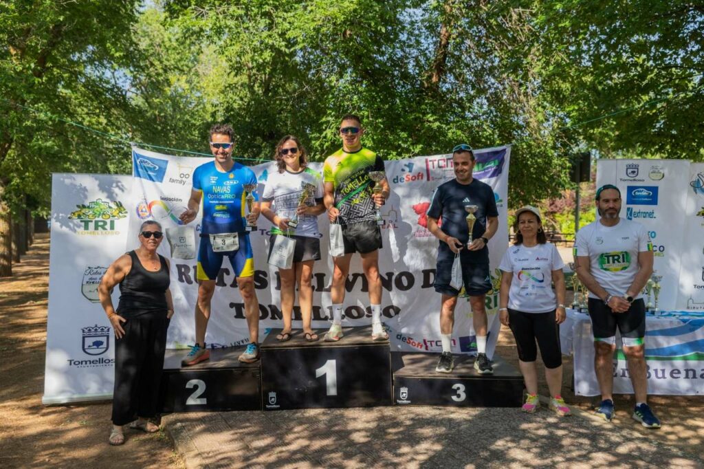 Laura Gallego e Ismael García conquistan el VI Triatlón “Ciudad de Tomelloso” 5 laura gallego ganadora triatlon tomelloso 4