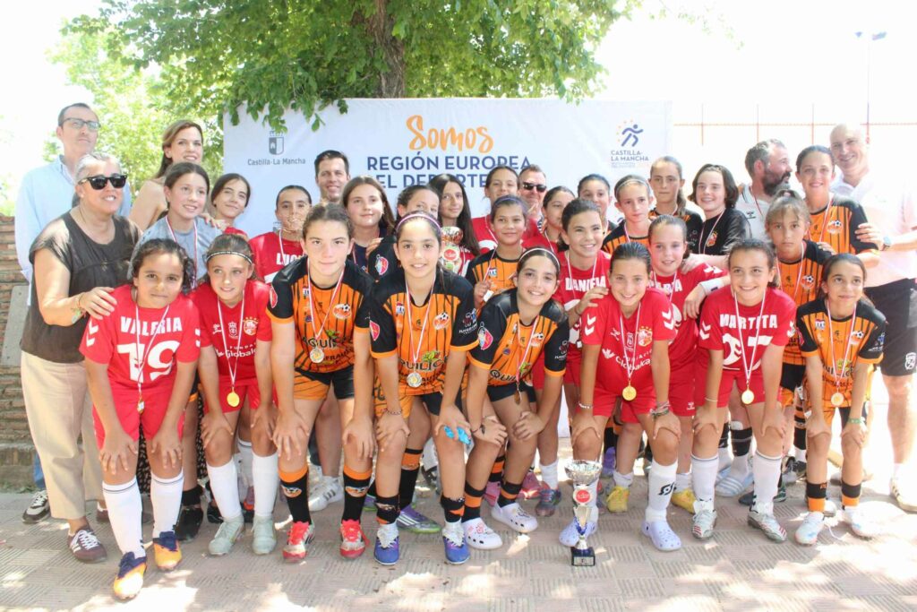 El Gobierno de Castilla-La Mancha reafirma su compromiso con el deporte escolar durante la clausura de la Liga Provincial Alev&iacute;n de F&uacute;tbol