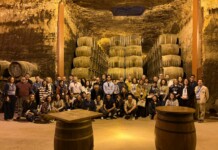 Más de medio centenar de expertos analizan en el IVICAM los avances para adaptar el viñedo al cambio climático y mejorar la calidad del vino Más de medio centenar de expertos analizan en el IVICAM los avances para adaptar el viñedo al cambio climático y mejorar la calidad del vino