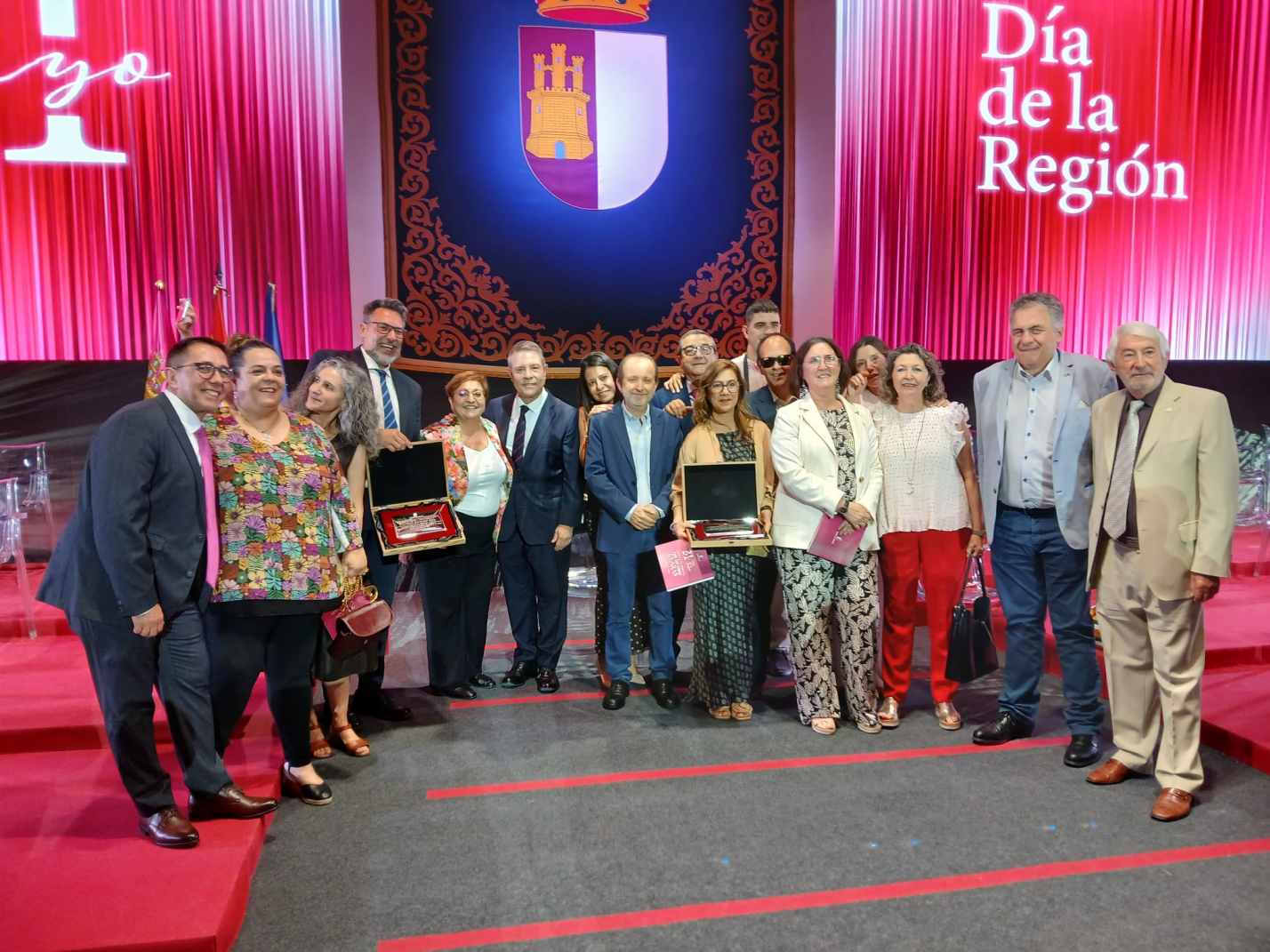 La Mesa del Tercer Sector de Castilla-La Mancha recibe la Placa al Mérito Regional en el Día de la región