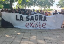 Más de 2.000 docentes y familias se movilizan en Toledo para reclamar medidas urgentes en los centros tensionados de Castilla-La Mancha Más de 2.000 docentes y familias se movilizan en Toledo para reclamar medidas urgentes en los centros tensionados de Castilla-La Mancha