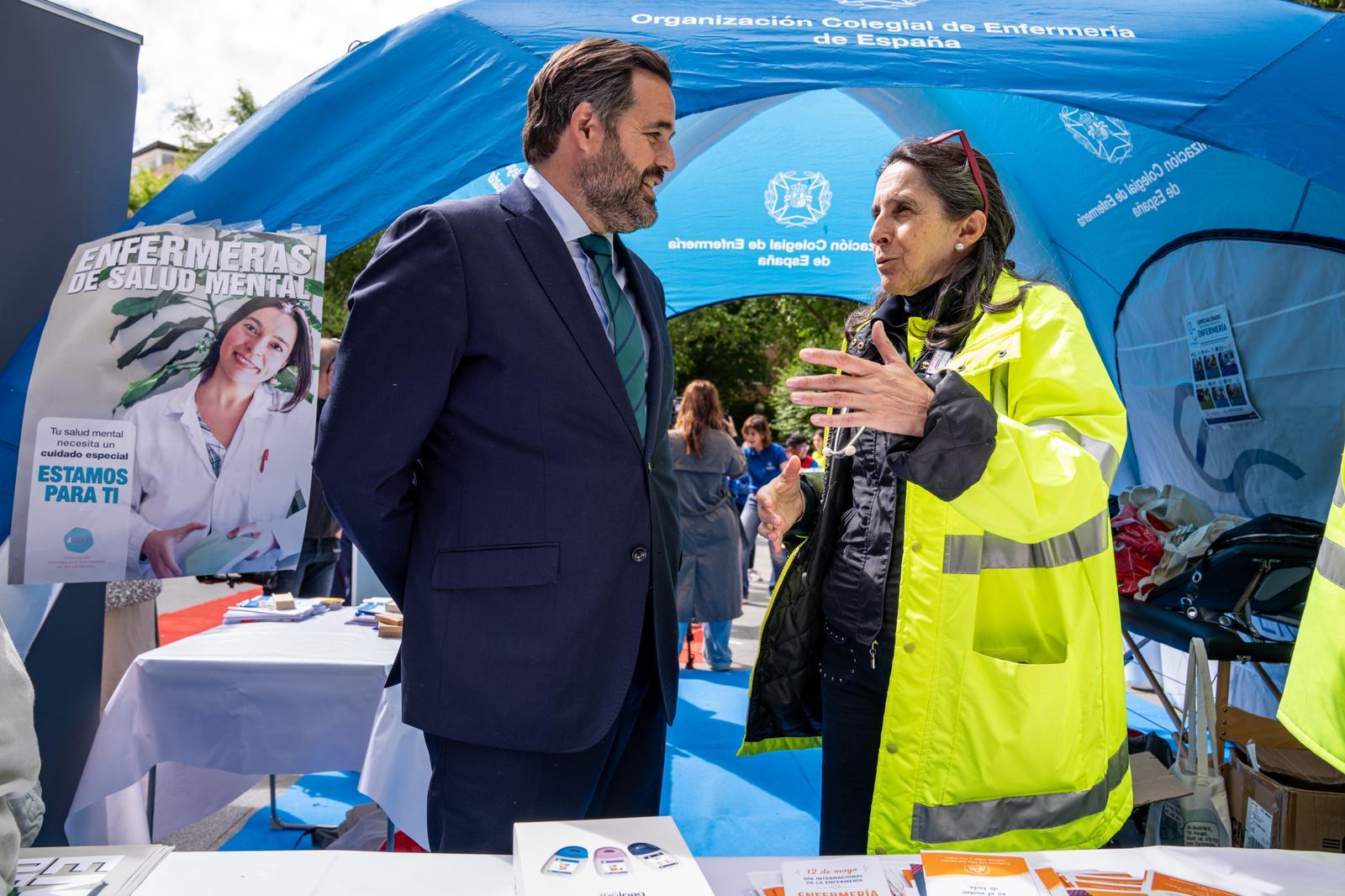 Núñez defiende que cuidar de la enfermería es clave para su proyecto de mejora de la gestión sanitaria de Castilla-La Mancha