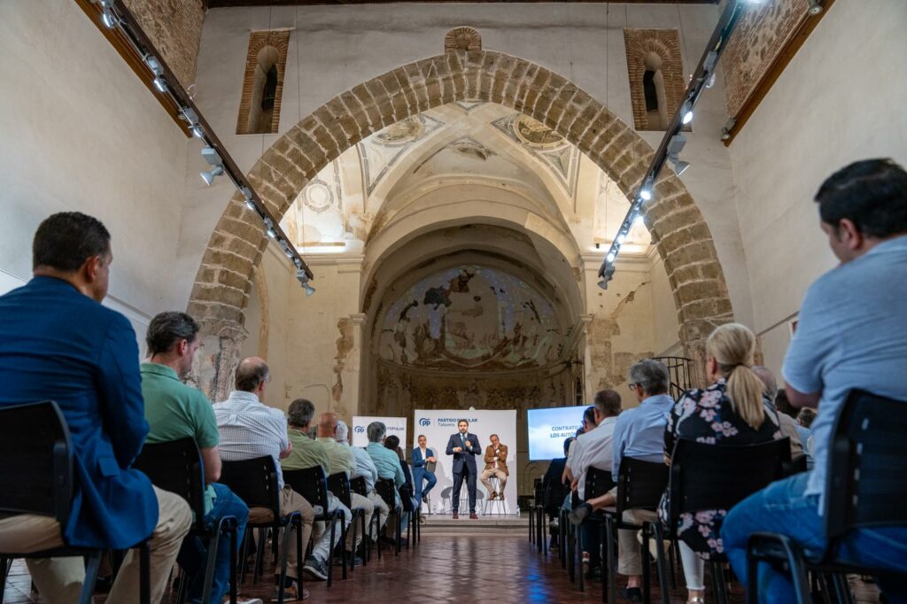 Núñez apuesta por una “revolución contra la burocracia” para impulsar autónomos y empresas en Castilla-La Mancha 1 nunez revolucion burocracia