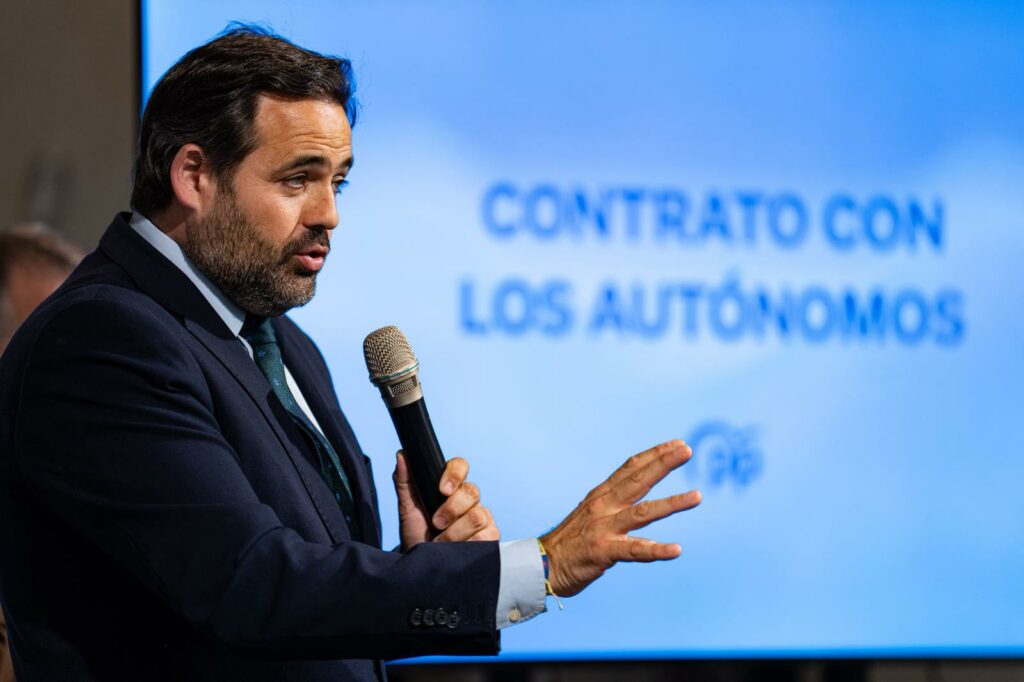Núñez apuesta por una “revolución contra la burocracia” para impulsar autónomos y empresas en Castilla-La Mancha 2 nunez revolucion burocracia 2