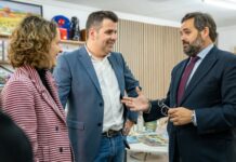 Núñez apuesta por firmar un contrato con los autónomos y emprendedores de Castilla-La Mancha: “Son quienes levantan cada día nuestra tierra con esfuerzo y valentía” Núñez apuesta por firmar un contrato con los autónomos y emprendedores de Castilla-La Mancha: “Son quienes levantan cada día nuestra tierra con esfuerzo y valentía”