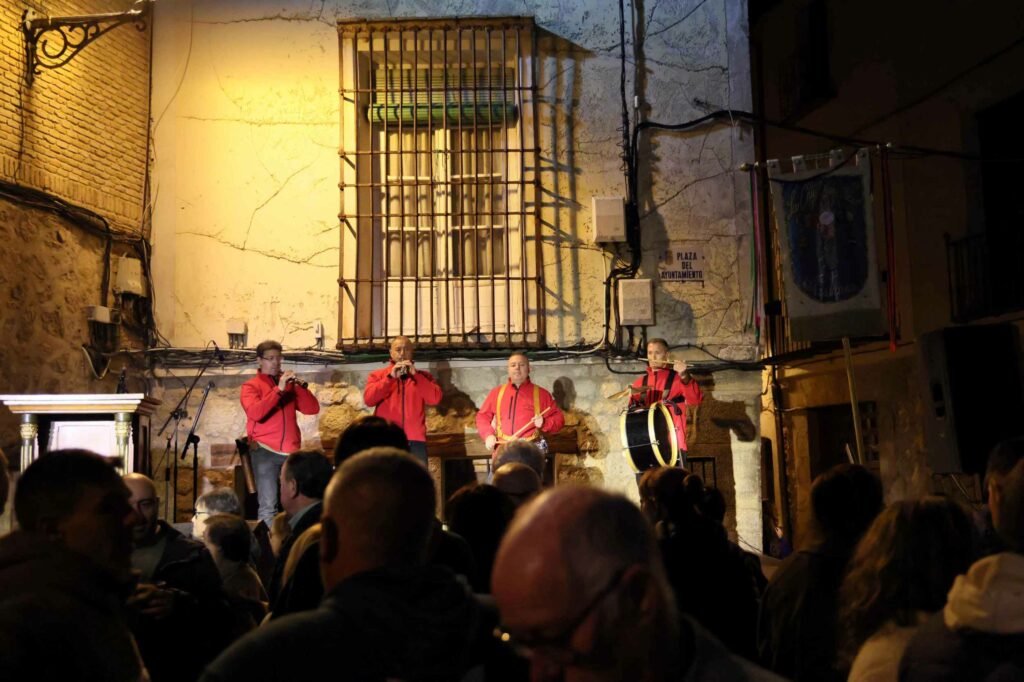 pastrana cruz de mayo 01