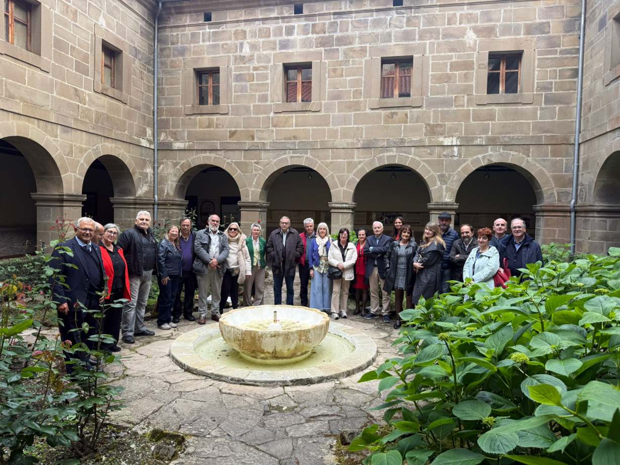 La Conferencia de Asociaciones de Escritoras y Escritores reivindica la autoría humana frente a la IAG en su cuarto encuentro presencial en Potes