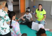 Profesionales de los centros de salud inician en técnicas de reanimación cardiopulmonar al alumnado de los colegios del área sanitaria de Ciudad Real Profesionales de los centros de salud inician en técnicas de reanimación cardiopulmonar al alumnado de los colegios del área sanitaria de Ciudad Real