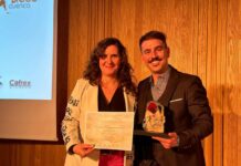 Rodrigo Muñoz recibe el primer premio al Mejor Trabajo de Periodismo local en la gala anual de la Asociación de la Prensa de Cuenca Rodrigo Muñoz recibe el primer premio al Mejor Trabajo de Periodismo local en la gala anual de la Asociación de la Prensa de Cuenca
