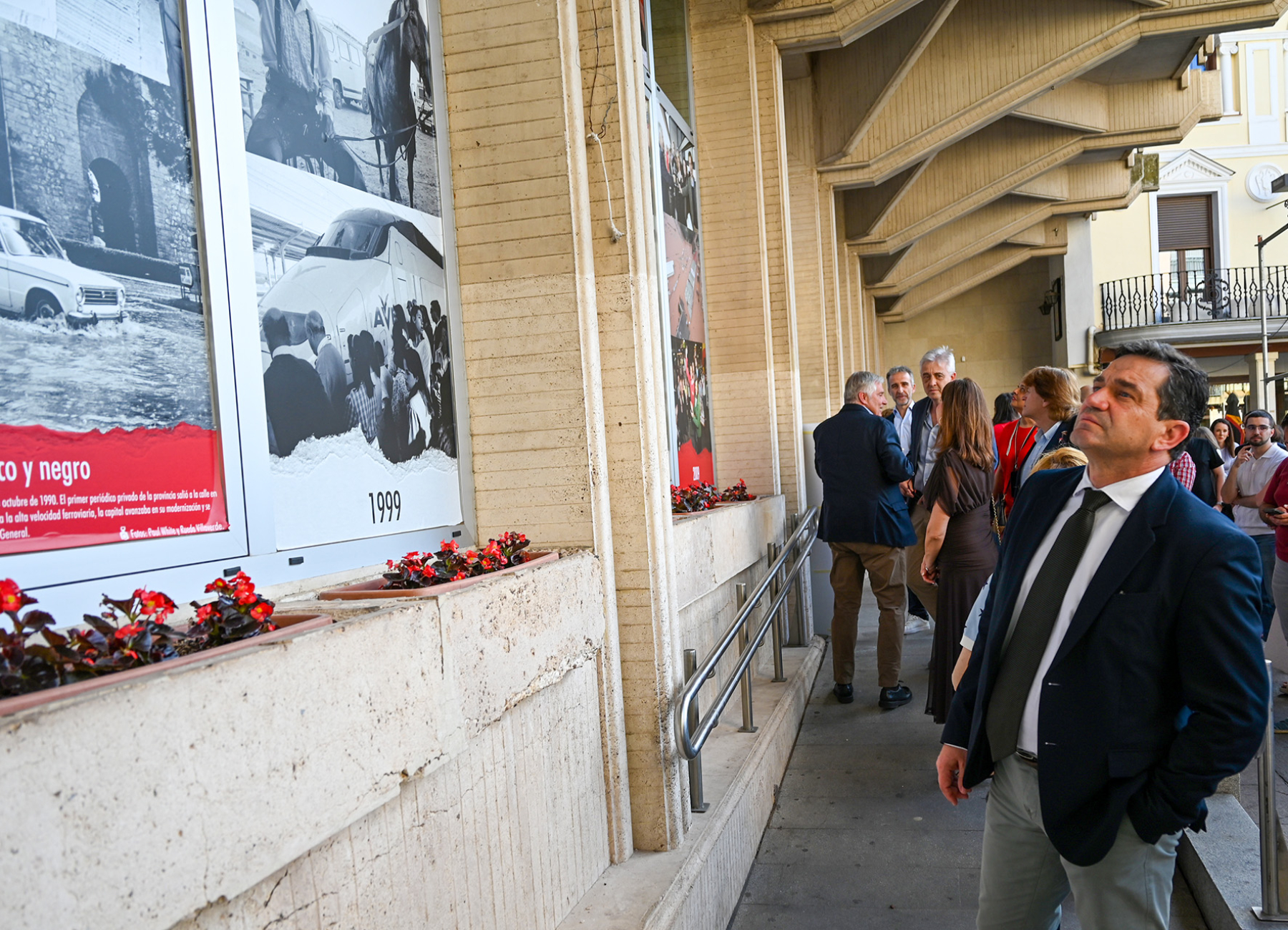 Valverde pone en valor la labor de los medios de comunicación en la inauguración de la exposición fotográfica con motivo del 35 aniversario de La Tribuna 7 Valverde pone en valor la labor de los medios de comunicación en la inauguración de la exposición fotográfica con motivo del 35 aniversario de La Tribuna