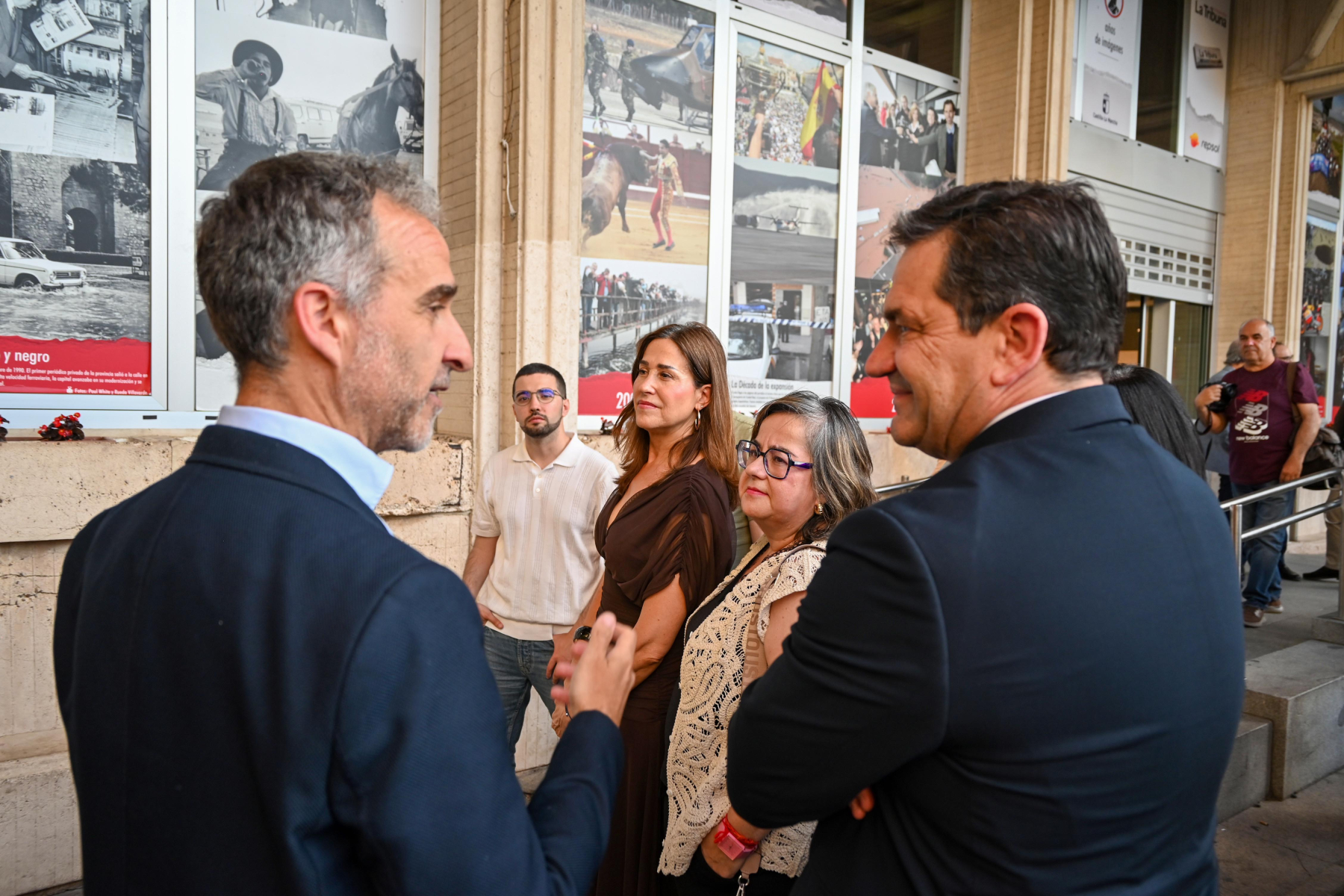 Valverde pone en valor la labor de los medios de comunicación en la inauguración de la exposición fotográfica con motivo del 35 aniversario de La Tribuna 8 Valverde pone en valor la labor de los medios de comunicación en la inauguración de la exposición fotográfica con motivo del 35 aniversario de La Tribuna