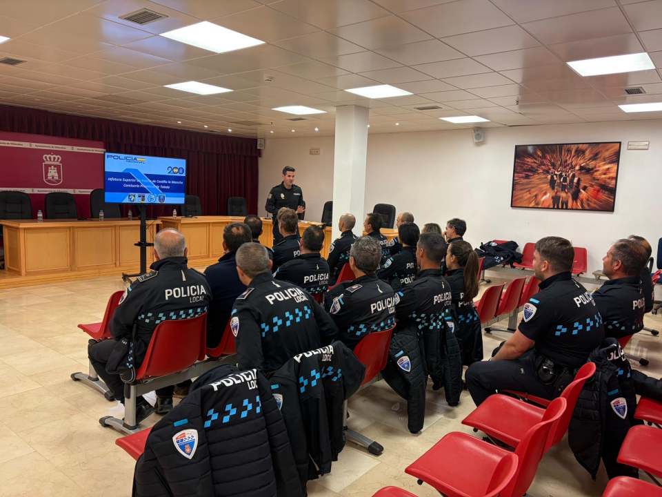 Villacañas acoge una jornada formativa de la Policía Nacional dirigida a Policías Locales de la comarca 9 villacanas policia 02