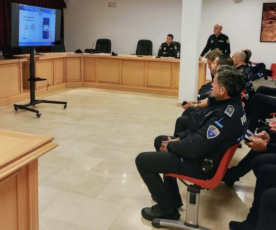 Villacañas acoge una jornada formativa de la Policía Nacional dirigida a Policías Locales de la comarca 6 villacanas policia 05