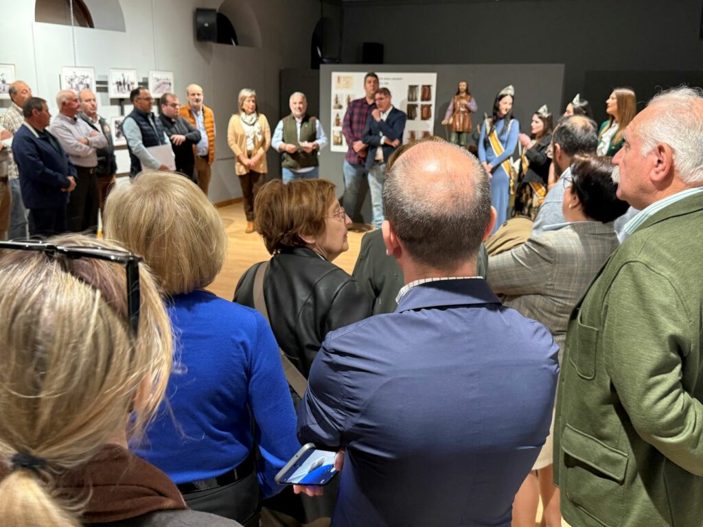 Villacañas inaugura la exposición “Vínculos de la Tierra: rejacando en nuestra historia” dedicada a agricultores y ganaderos de la localidad 6 villacanas vinculos tierra 3