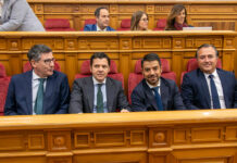 VOX acusa a PSOE y PP de provocar la guerra del agua y exige un Plan Nacional que acabe con el enfrentamiento VOX acusa a PSOE y PP de provocar la guerra del agua y exige un Plan Nacional que acabe con el enfrentamiento