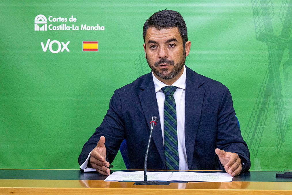 VOX reconocerá a los docentes como Autoridad Pública para proteger a los profesores y recuperar la calidad educativa