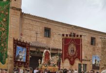 La Hermandad de la Borriquilla de Tomelloso acompaña a San Juan Evangelista de Villarrobledo en su 75 aniversario fundacional La Hermandad de la Borriquilla de Tomelloso acompaña a San Juan Evangelista de Villarrobledo en su 75 aniversario fundacional
