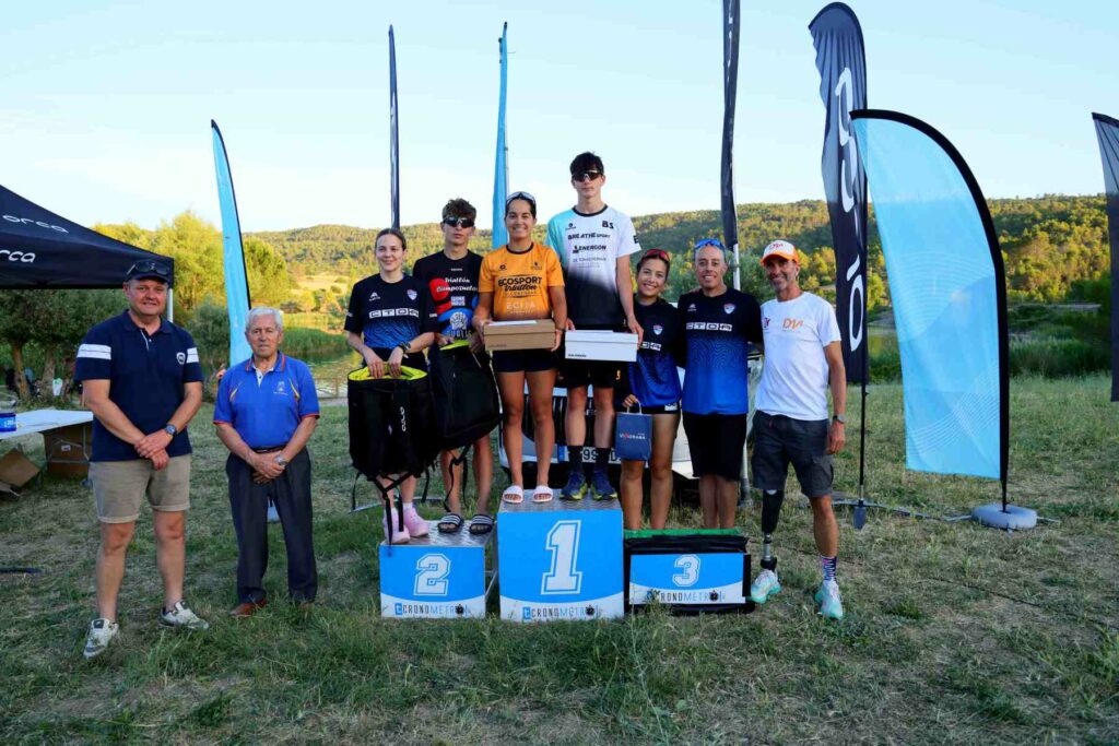 El IX Acuatlón Dani Molina vuelve a convertir el Azud de Pareja en referencia del deporte regional 22 acuatlon dani molina 02
