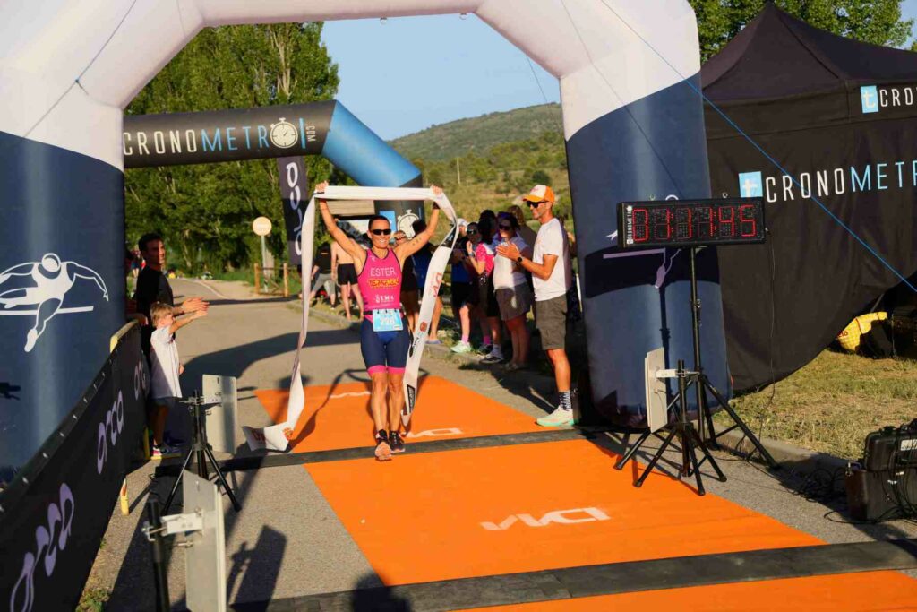 El IX Acuatlón Dani Molina vuelve a convertir el Azud de Pareja en referencia del deporte regional 17 acuatlon dani molina 07