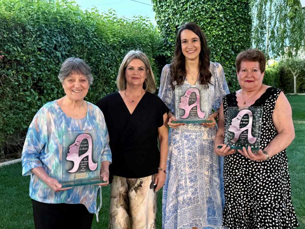 La Asociación Amas de Hogar entrega los premios de su XII Muestra Literaria “Con nombre de mujer” 4 asociacion amas de hogar villacanas 5