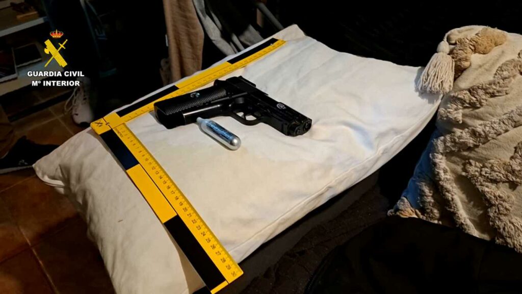 Cae una red de droga con armas, dinero y más de 54.000 dosis listas para circular 5 cae red droga armas 5